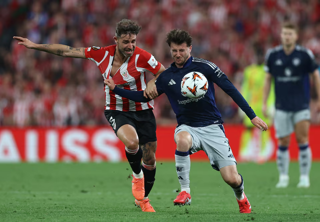 Blistering first-half display helps Man United earn stunning victory in Bilbao - Ảnh 2.