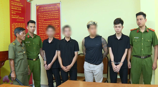 Ho Chi Minh City police arrest bar worker in 3-on-1 assault on foreign man- Ảnh 1. Ho Chi Minh City police arrest bar worker in 3-on-1 assault on foreign man- Ảnh 1.