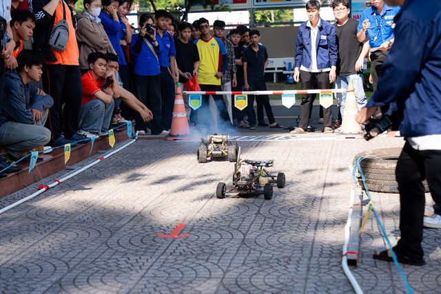 Sinh viên ô tô HUTECH xuất sắc khẳng định bản lĩnh tại RACING HUTECH lần 8 - Ảnh 2.