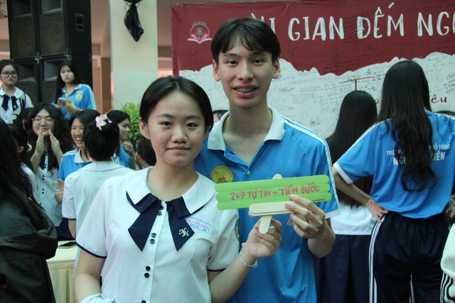 Teen khối 10, 11 Trường THPT Nguyễn Hiền ‘tiếp lửa’ cho anh chị khối 12 - Ảnh 2.