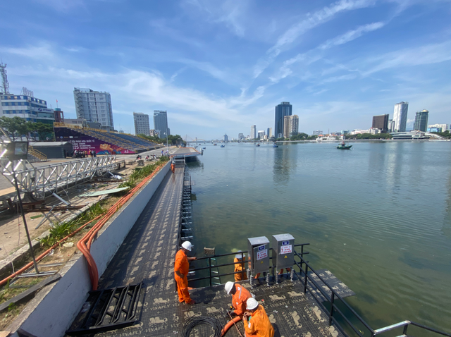 Da Nang unveils 10,000-seat stage for 2025 Int’l Fireworks Festival
- Ảnh 1. Da Nang unveils 10,000-seat stage for 2025 Int’l Fireworks Festival
- Ảnh 1.