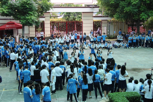 Teen khối 10, 11 Trường THPT Nguyễn Hiền ‘tiếp lửa’ cho anh chị khối 12 - Ảnh 5.