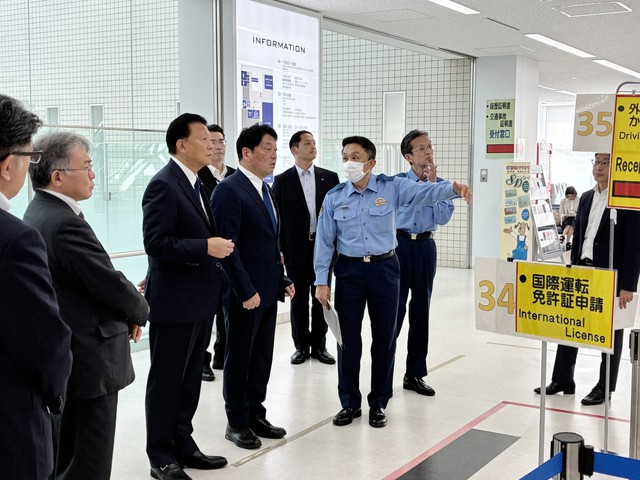 Japan to tighten rules for switching foreign driver's licenses - Ảnh 1. Japan to tighten rules for switching foreign driver's licenses - Ảnh 1.