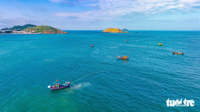 Discover the quiet allure of Nhon Ly fishing village in central Vietnam - Ảnh 2.