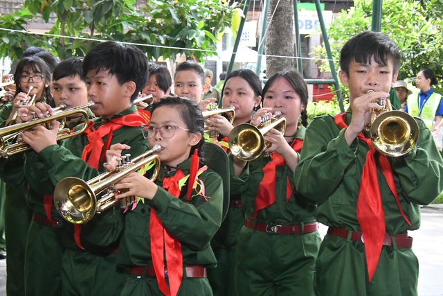 Trường Tiểu học Phú Thuận đạt giải Đặc biệt Tiếng kèn Đội ta - Ảnh 1.