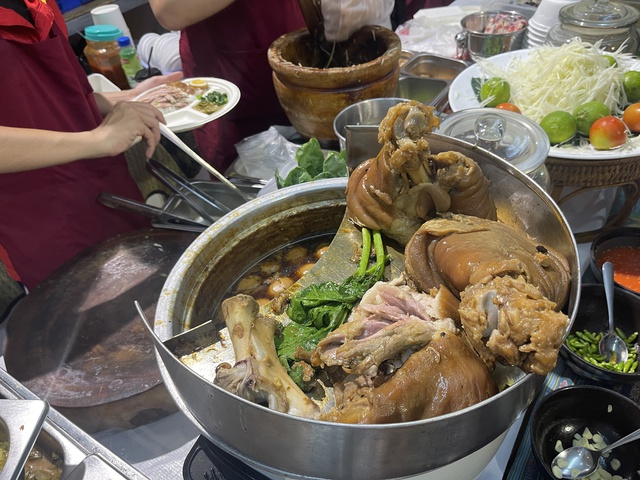 Thai Festival showcases cultural heritage and creative innovation in Ho Chi Minh City - Ảnh 6. Thai Festival showcases cultural heritage and creative innovation in Ho Chi Minh City - Ảnh 6.