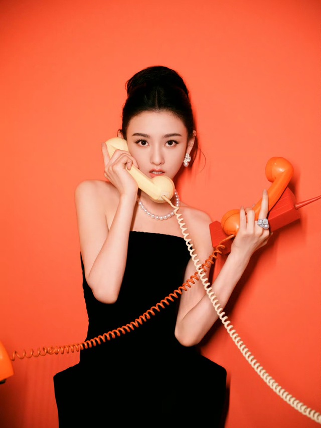 Khom lưng gây bão, Tống Tổ Nhi gây chú với nhan sắc đời thường - Ảnh 8.