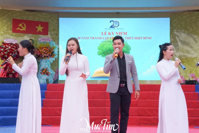 Xúc động, tự hào lễ kỷ niệm 20 năm thành lập Trường THPT Hiệp Bình- Ảnh 10.