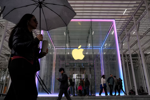 Trump threatens new tariffs on European Union and Apple, reigniting trade fears- Ảnh 1. Trump threatens new tariffs on European Union and Apple, reigniting trade fears- Ảnh 1.