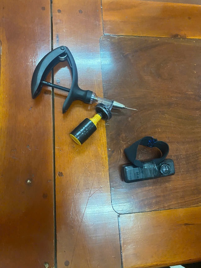 Man arrested for stabbing 5 students with livestock syringe in southern Vietnam - Ảnh 2.