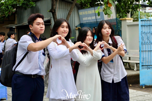 Ấm áp lễ kỷ niệm 25 năm thành lập Trường THPT Bình Phú- Ảnh 19.