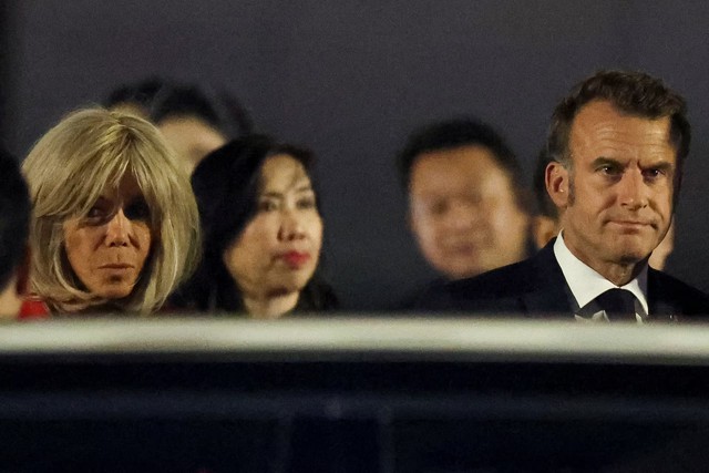France, Vietnam sign Airbus, satellite deals as Macron visits Hanoi - Ảnh 7.