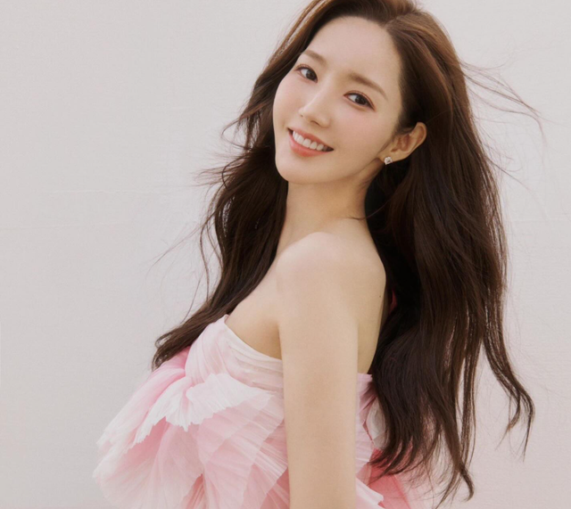 IU hé lộ album remake, Park Min Young đóng phim hài- Ảnh 3.