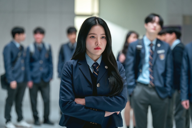 IU hé lộ album remake, Park Min Young đóng phim hài- Ảnh 5.