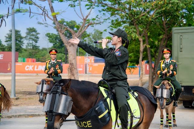 Duyên Quỳnh lại bắt tay nhạc sĩ Nguyễn Văn Chung, liệu có gây sốt như Viết tiếp câu chuyện hòa bình? - Ảnh 3.