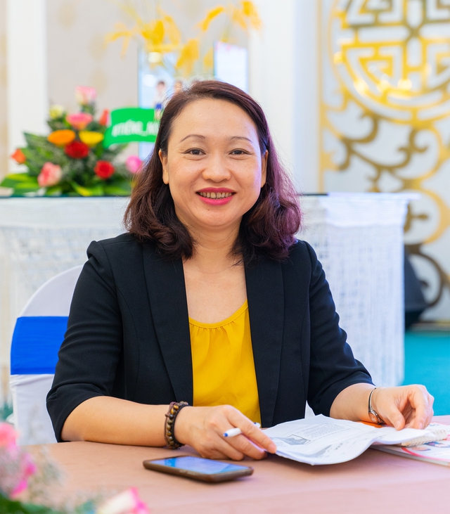 Gần mực thì... đen, gần hè thì sợ... ba mẹ - Ảnh 1.