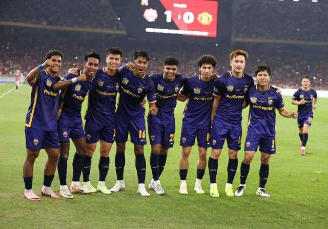 Các tuyển thủ Việt Nam thi đấu ra sao trong trận ASEAN All-Stars thắng Man United? - Ảnh 2.