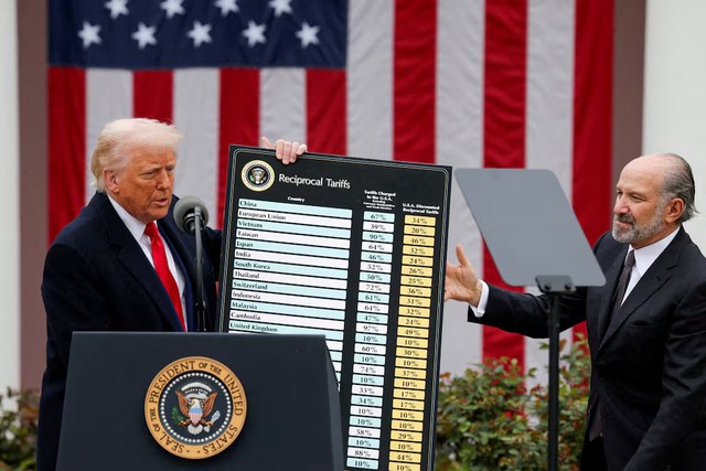 US court blocks most Trump tariffs, says president exceeded his authority - Ảnh 1. US court blocks most Trump tariffs, says president exceeded his authority - Ảnh 1.