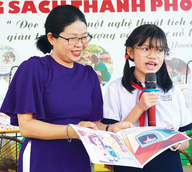 Học trò Hoa Lư hạnh phúc khi học văn - Ảnh 1.