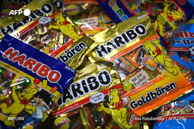 Haribo recalls 'Happy Cola' sweets in Netherlands after cannabis found - Ảnh 1.