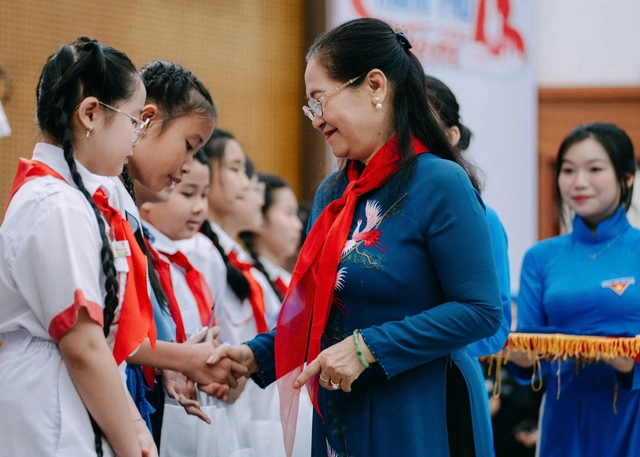 Thiếu nhi mong có nhiều sân chơi công nghệ, được giáo dục giới tính bài bản- Ảnh 1.