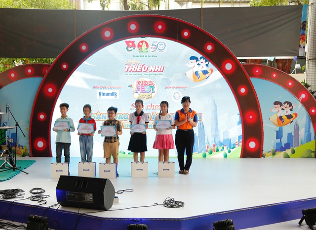 Thỏa sức sáng tạo với cuộc thi vẽ tranh bằng AI tại Lễ hội Thiếu nhi TP.HCM Kids Fest 2025- Ảnh 6.