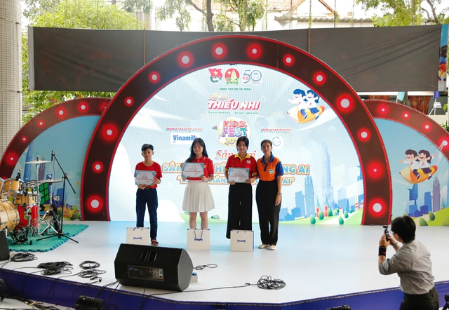Thỏa sức sáng tạo với cuộc thi vẽ tranh bằng AI tại Lễ hội Thiếu nhi TP.HCM Kids Fest 2025- Ảnh 7.