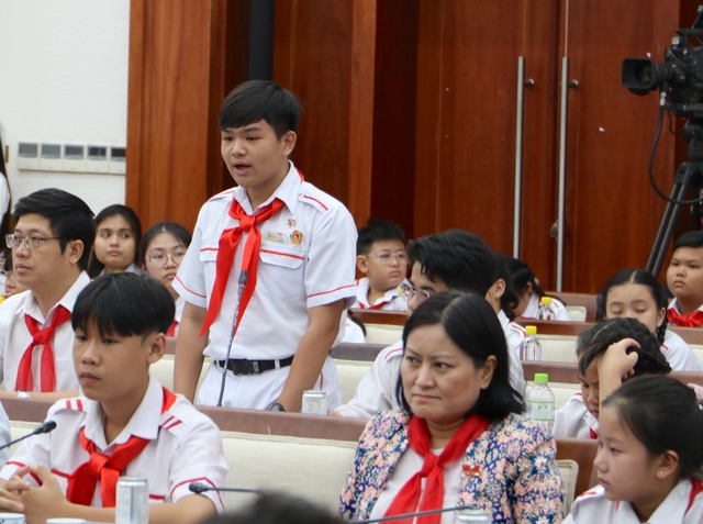 Lãnh đạo TP.HCM cam kết giải quyết kiến nghị của thiếu nhi- Ảnh 2.