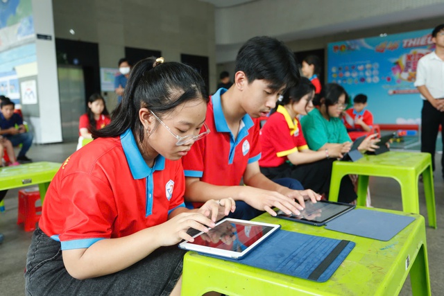 Thỏa sức sáng tạo với cuộc thi vẽ tranh bằng AI tại Lễ hội Thiếu nhi TP.HCM Kids Fest 2025- Ảnh 1.