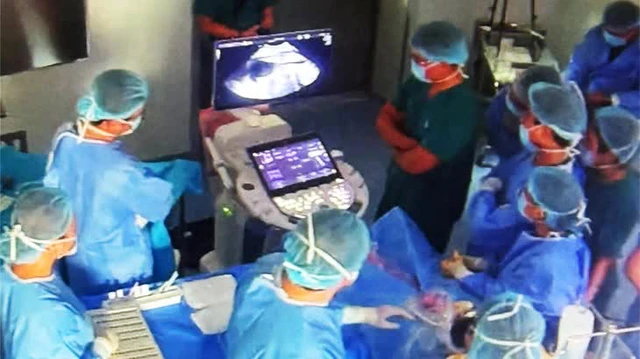 Vietnam’s health minister commends team for saving Singaporean fetus in rare heart procedure - Ảnh 1. Vietnam’s health minister commends team for saving Singaporean fetus in rare heart procedure - Ảnh 1.