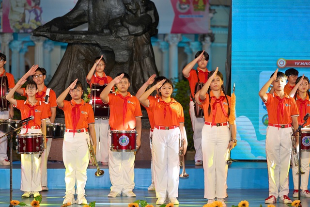 Hơn 50 mẫu nhí biểu diễn trong show thời trang Lễ hội Thiếu nhi TP.HCM Kids Fest 2025 - Ảnh 7.