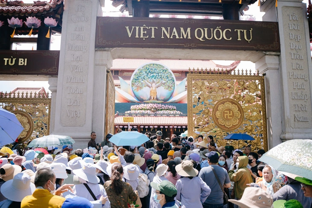 Việt Nam Quốc Tự - nơi tôn trí Xá lợi trái tim Bồ tát Thích Quảng Đức có gì đặc biệt? - Ảnh 1.