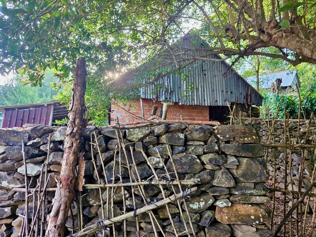 Don't miss this unique stone-built village by the sea while visiting Phu Yen in Vietnam- Ảnh 1. Don't miss this unique stone-built village by the sea while visiting Phu Yen in Vietnam- Ảnh 1.