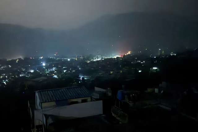 India strikes Pakistan over Kashmir tourist killings - Ảnh 1.