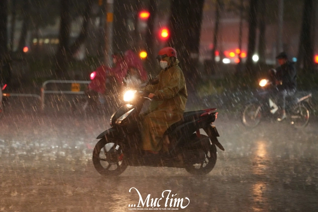 Mưa dông ở Nam Bộ và TP.HCM kéo dài trong bao lâu?- Ảnh 1.