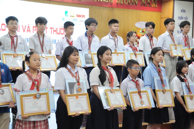 Hội thi Sáng tác ảnh Tuổi Xanh lần thứ 18: 372 thí sinh vào chung kết, 100 giải trao tay- Ảnh 1.
