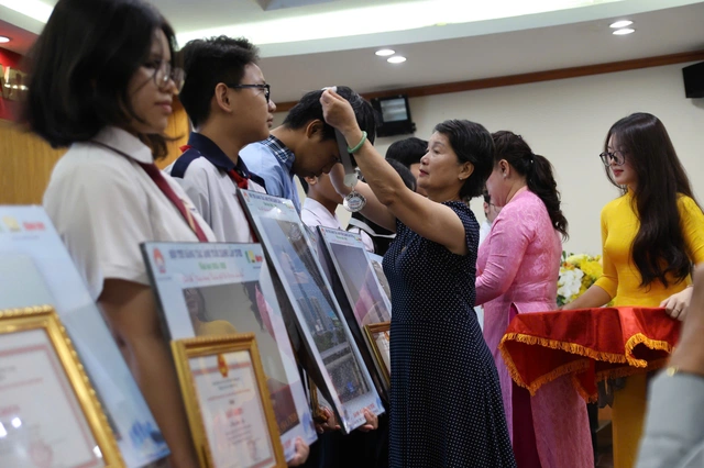 Hội thi Sáng tác ảnh Tuổi Xanh lần thứ 18: 372 thí sinh vào chung kết, 100 giải trao tay- Ảnh 6.
