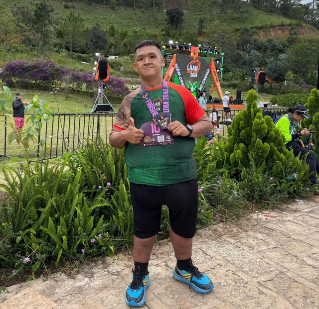 From 264kg to 98kg: Young Vietnamese man stuns with dramatic weight-loss journey- Ảnh 5. From 264kg to 98kg: Young Vietnamese man stuns with dramatic weight-loss journey- Ảnh 5.