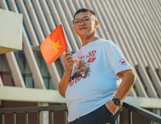 From 264kg to 98kg: Young Vietnamese man stuns with dramatic weight-loss journey- Ảnh 1. From 264kg to 98kg: Young Vietnamese man stuns with dramatic weight-loss journey- Ảnh 1.