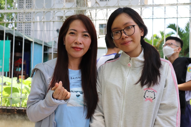 Kết thúc kỳ thi Đánh giá năng lực đợt 2, thí sinh nói đề dễ thở- Ảnh 4.