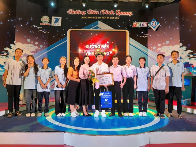 Quán quân Đường đến vinh quang tiếp tục gọi tên đại diện Trường THPT Thiên Hộ Dương - Ảnh 3.