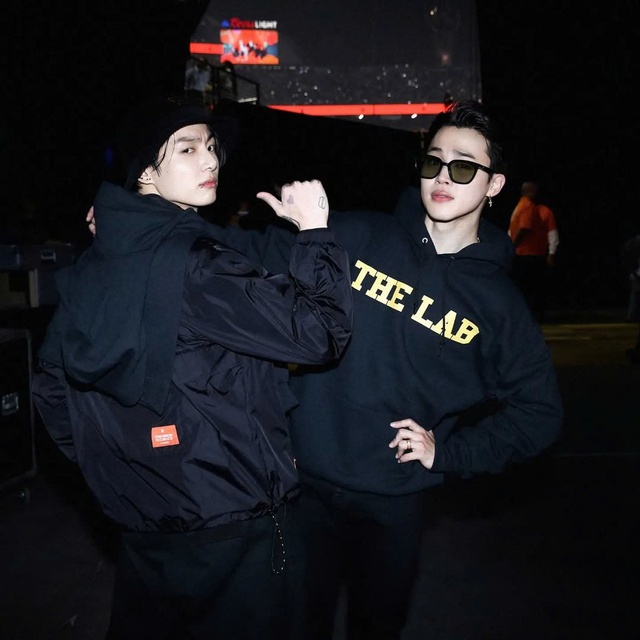 Jimin và JungKook (BTS) xuất ngũ, ARMY nóng lòng chờ ngày thần tượng tái xuất - Ảnh 2.