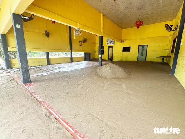 Off-season floods take heavy toll on crops in central Vietnam’s flood-prone district- Ảnh 12. Off-season floods take heavy toll on crops in central Vietnam’s flood-prone district- Ảnh 12.
