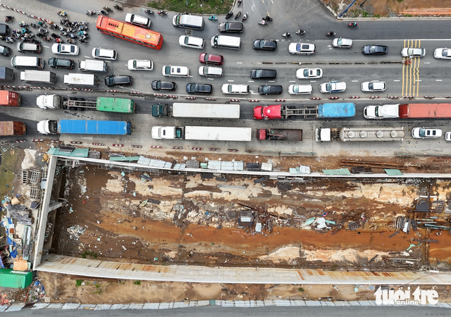 Slow progress at An Phu Intersection project in Ho Chi Minh City despite 6-month deadline- Ảnh 2. Slow progress at An Phu Intersection project in Ho Chi Minh City despite 6-month deadline- Ảnh 2.