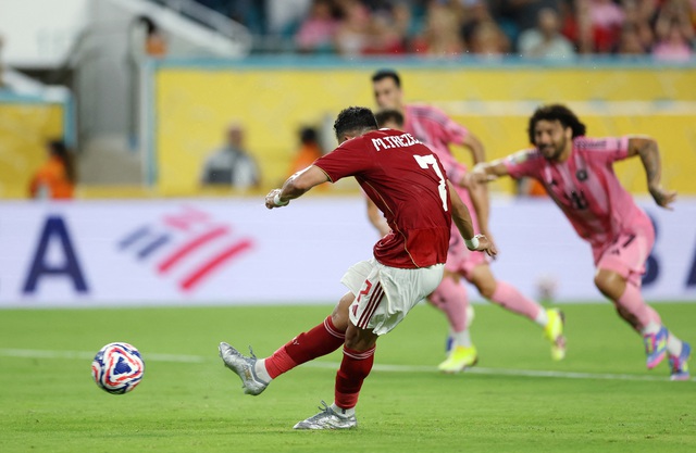 Cầu thủ đá hỏng 11m trước Inter Miami nhận án phạt từ Al Ahly 1 Messi bất lực, Inter Miami hòa nhạt nhòa ngày ra quân Club World Cup - Tuổi  Trẻ Online