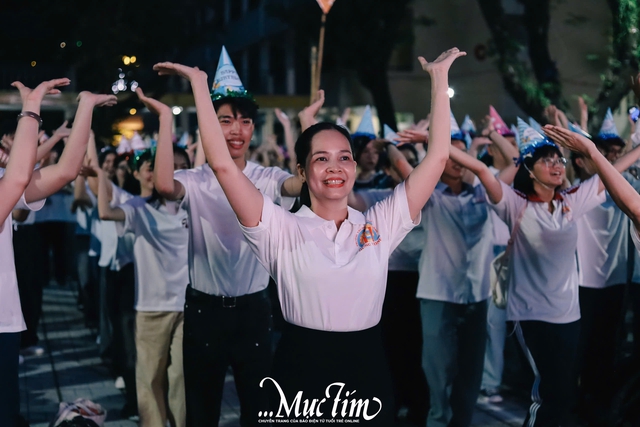 Thầy trò Trường THPT Hùng Vương thắp nến tuổi 18, cùng viết nên lời tạm biệt- Ảnh 20.