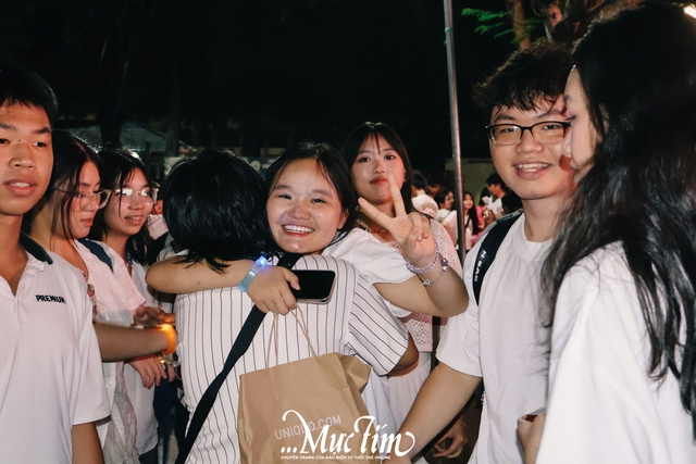 Thầy trò Trường THPT Hùng Vương thắp nến tuổi 18, cùng viết nên lời tạm biệt- Ảnh 39.