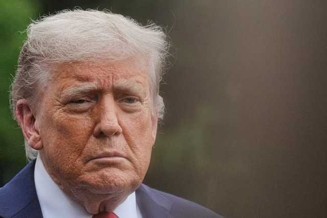 Trump family in phone service licensing deal, touts a $499 device- Ảnh 6. Trump family in phone service licensing deal, touts a $499 device- Ảnh 6.