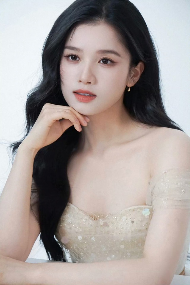 Trương Tịnh Nghi nâng cao vị thế nhờ Tàng hải truyện, phim mới Tống Uy Long được mong chờ - Ảnh 4.