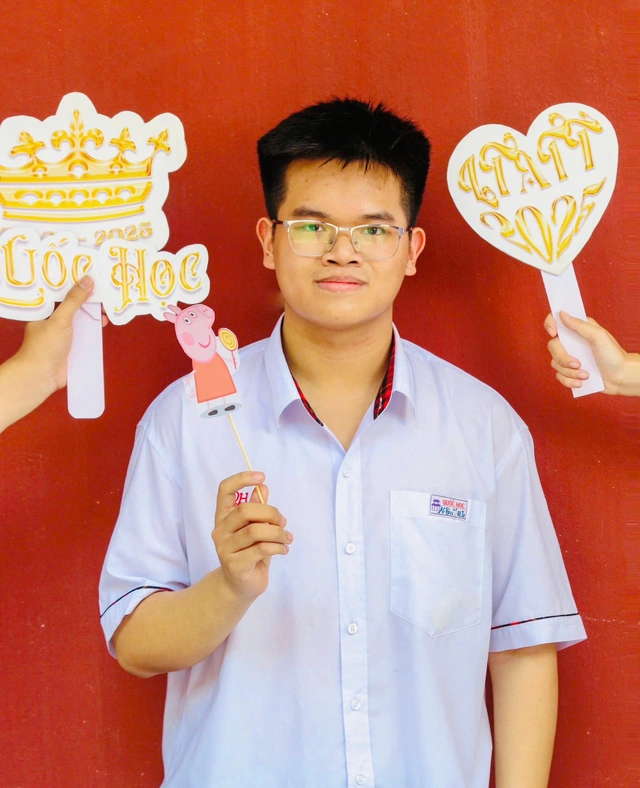 Nam sinh Huế là thủ khoa thi đánh giá năng lực đợt 2 với điểm số cao thứ nhì lịch sử- Ảnh 1.